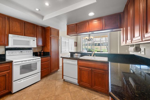 76687 Begonia Lane, Palm Desert, CA 92211