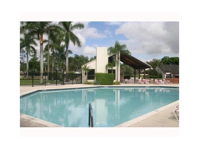 134 NW 98th Terrace, Plantation, FL 33324