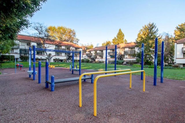 703 San Conrado Terrace 6, Sunnyvale, CA 94085