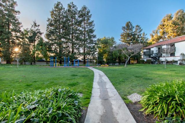 703 San Conrado Terrace 6, Sunnyvale, CA 94085