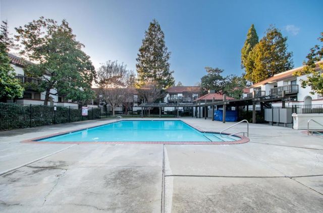 703 San Conrado Terrace 6, Sunnyvale, CA 94085