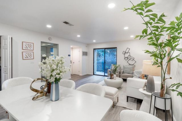 703 San Conrado Terrace 6, Sunnyvale, CA 94085