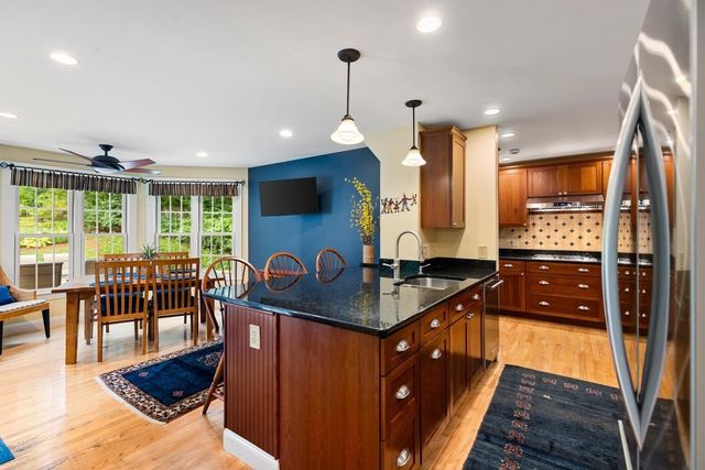 216 Bellevue Rd, Watertown, MA 02472