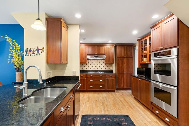 216 Bellevue Rd, Watertown, MA 02472