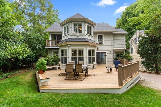 216 Bellevue Rd, Watertown, MA 02472