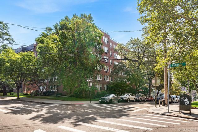 87-15 165th Street 5E, Jamaica, NY 11432