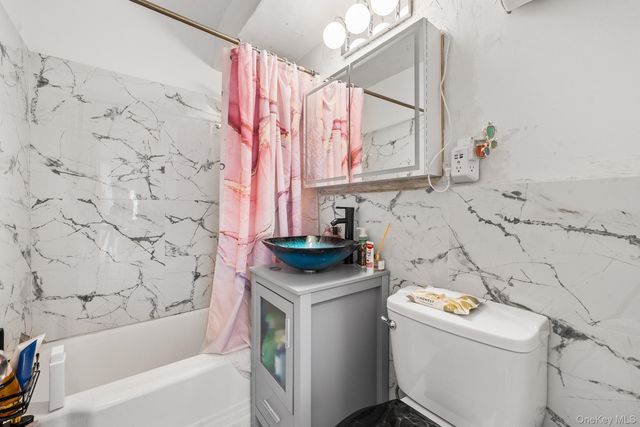 87-15 165th Street 5E, Jamaica, NY 11432