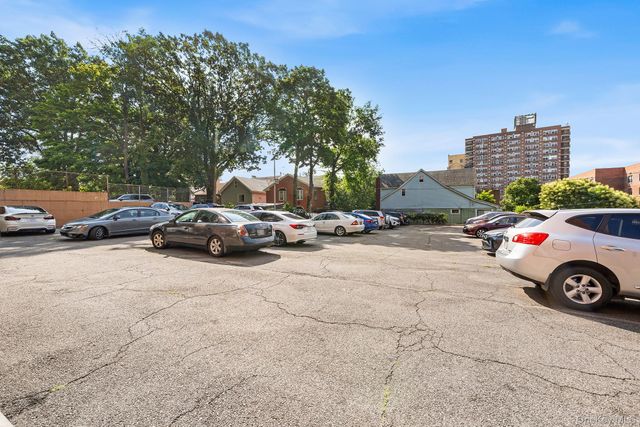 87-15 165th Street 5E, Jamaica, NY 11432
