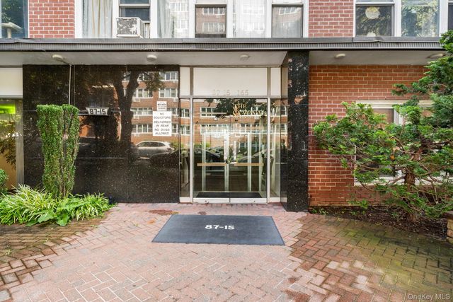 87-15 165th Street 5E, Jamaica, NY 11432