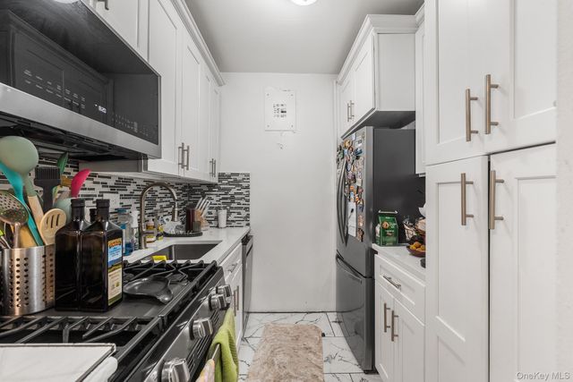 87-15 165th Street 5E, Jamaica, NY 11432