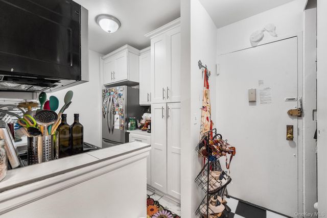 87-15 165th Street 5E, Jamaica, NY 11432
