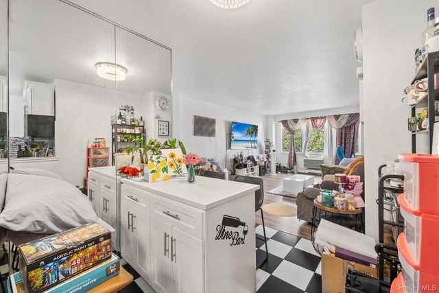 87-15 165th Street 5E, Jamaica, NY 11432