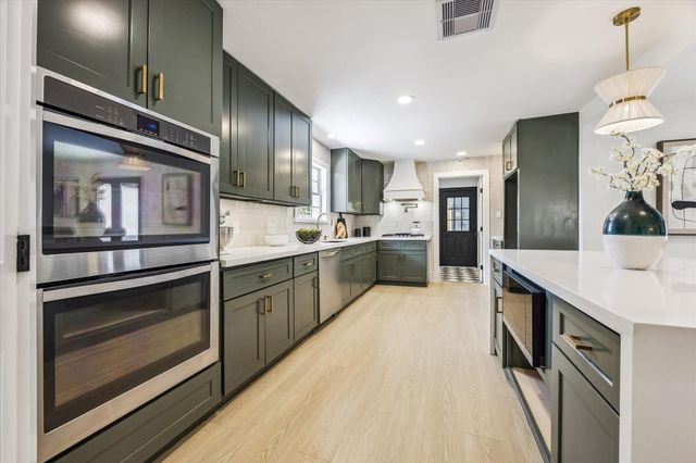 9419 Greenwillow Drive, Houston, TX 77096