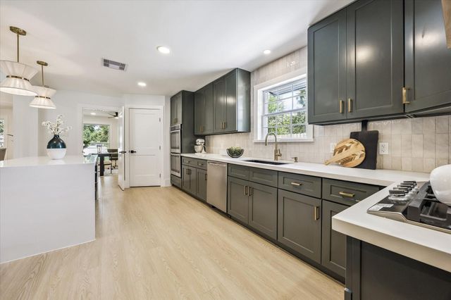 9419 Greenwillow Drive, Houston, TX 77096