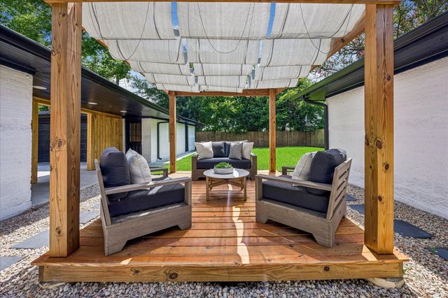 9419 Greenwillow Drive, Houston, TX 77096