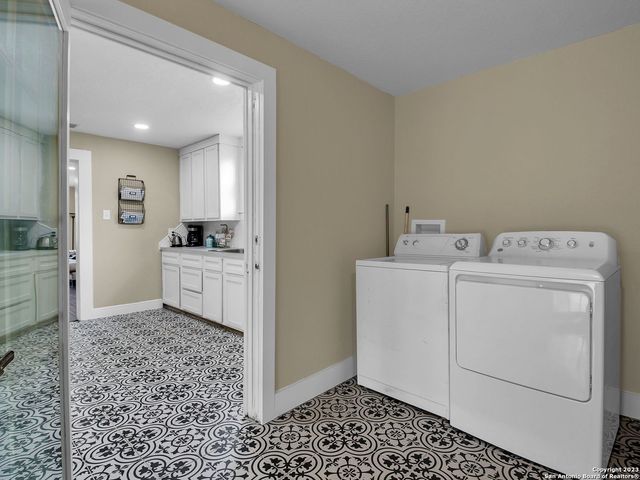 713 aransas, San Antonio, TX 78210