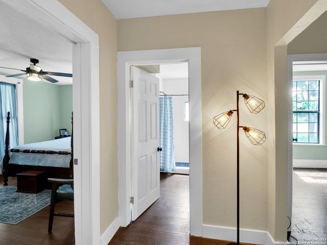 713 aransas, San Antonio, TX 78210