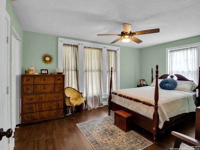 713 aransas, San Antonio, TX 78210