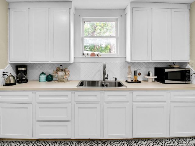 713 aransas, San Antonio, TX 78210