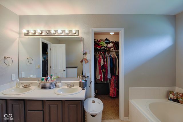 13074 Britton Ridge, Fishers, IN 46038