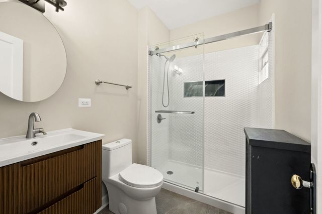 4941 N Lester Avenue 4, Chicago, IL 60630