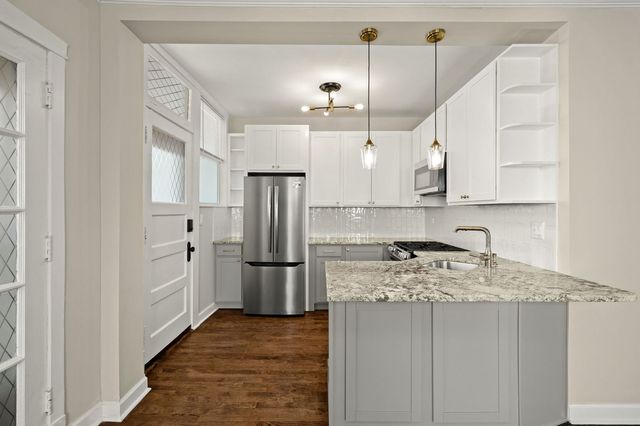 4941 N Lester Avenue 4, Chicago, IL 60630