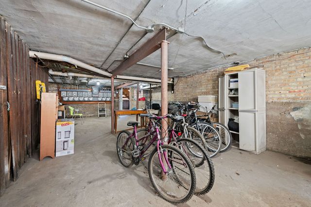 4941 N Lester Avenue 4, Chicago, IL 60630