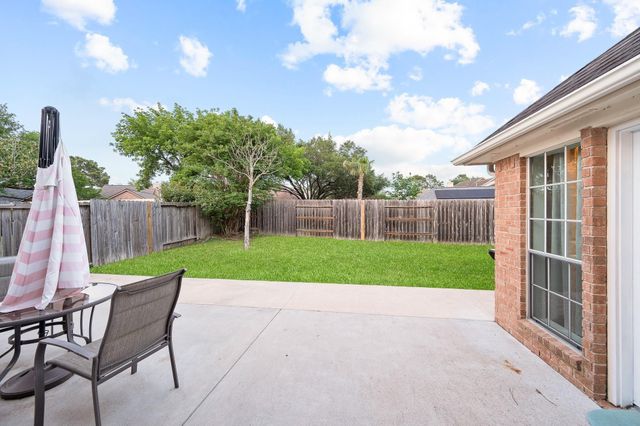 7624 Lone Meadow Court, Houston, TX 77095