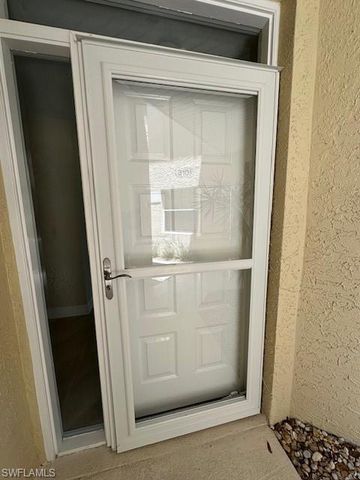 93 Silver Oaks CIR 3-101, Naples, FL 34119