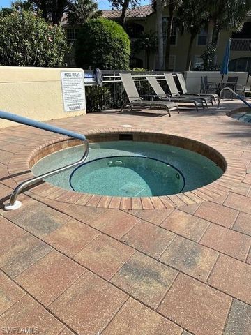93 Silver Oaks CIR 3-101, Naples, FL 34119