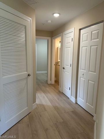 93 Silver Oaks CIR 3-101, Naples, FL 34119