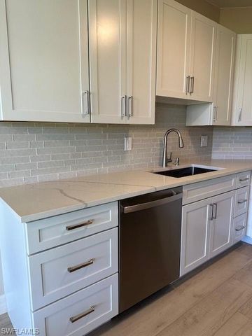 93 Silver Oaks CIR 3-101, Naples, FL 34119