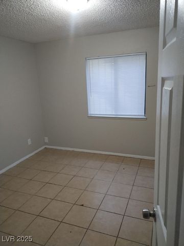 6213 Yerba Lane A, Las Vegas, NV 89108