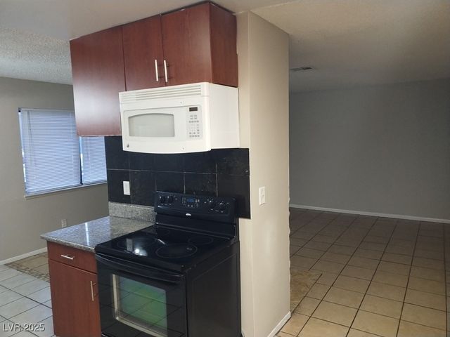 6213 Yerba Lane A, Las Vegas, NV 89108