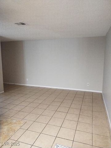 6213 Yerba Lane A, Las Vegas, NV 89108