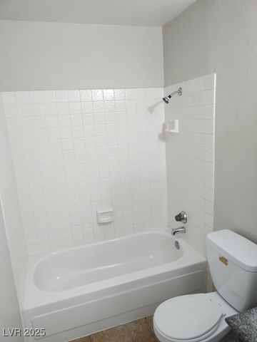 6213 Yerba Lane A, Las Vegas, NV 89108