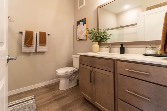 6450 37th Avenue NW 115, Rochester, MN 55901