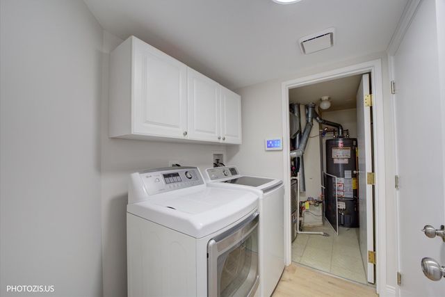 2831 S Embers Lane, Arlington Heights, IL 60005