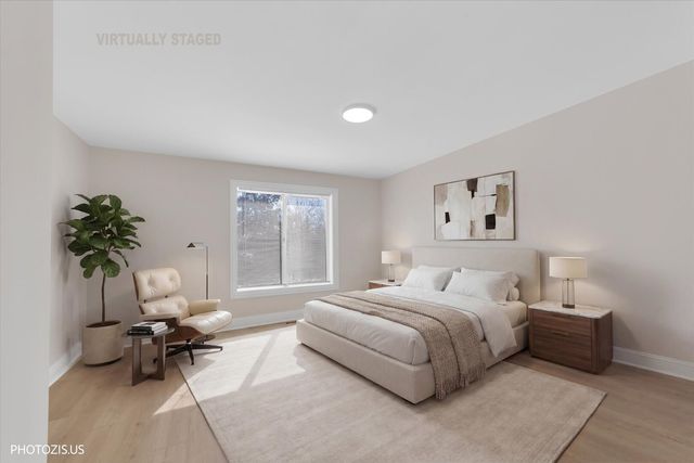 2831 S Embers Lane, Arlington Heights, IL 60005