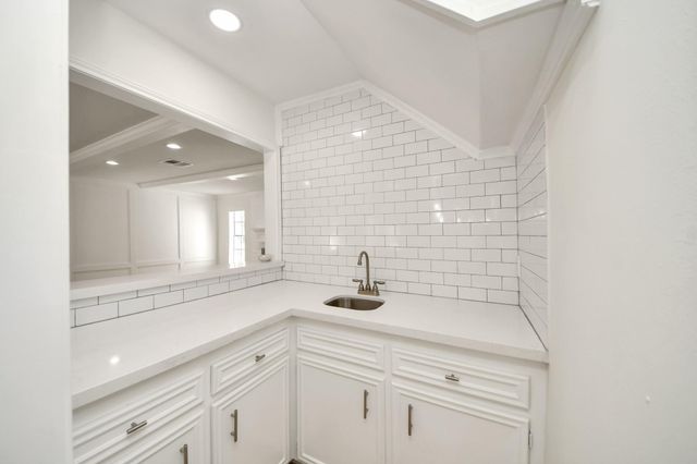 9114 Taidswood Drive, Spring, TX 77379
