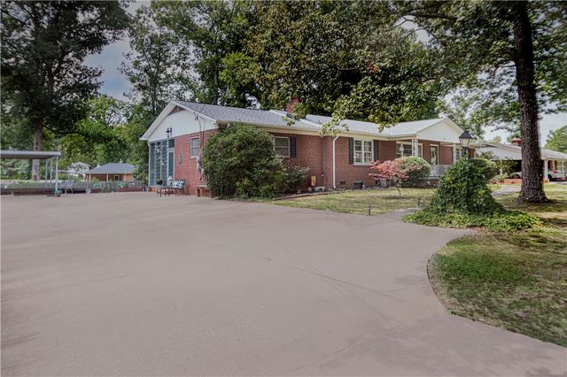 110 George Street, Easley, SC 29642