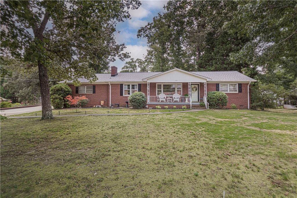 110 George Street, Easley, SC 29642