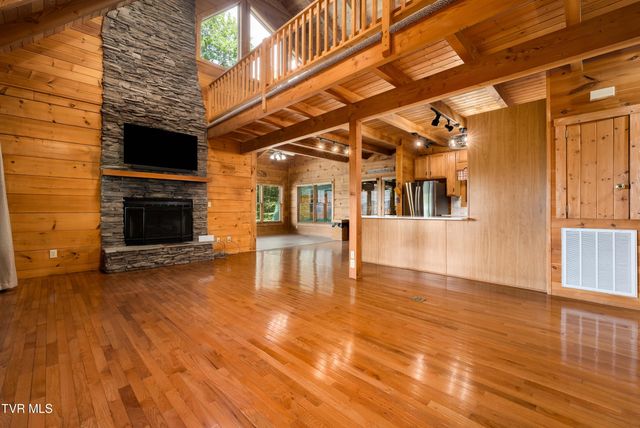 104 Crestwood Drive, Roan Mountain, TN 37687