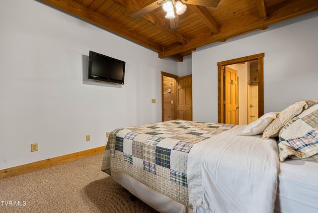 104 Crestwood Drive, Roan Mountain, TN 37687