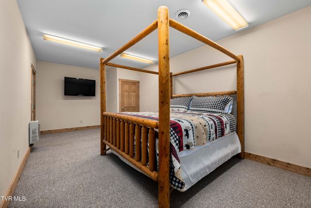 104 Crestwood Drive, Roan Mountain, TN 37687
