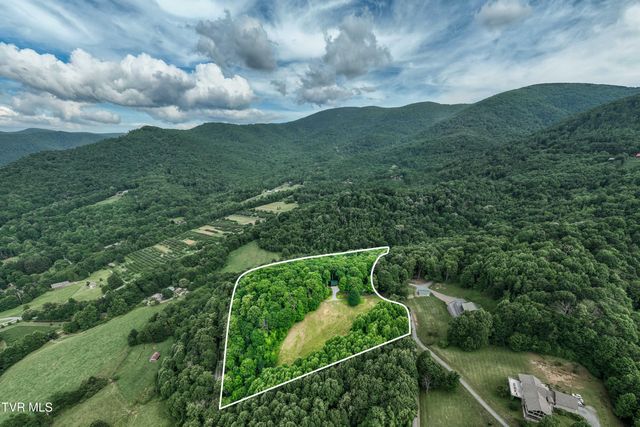 104 Crestwood Drive, Roan Mountain, TN 37687