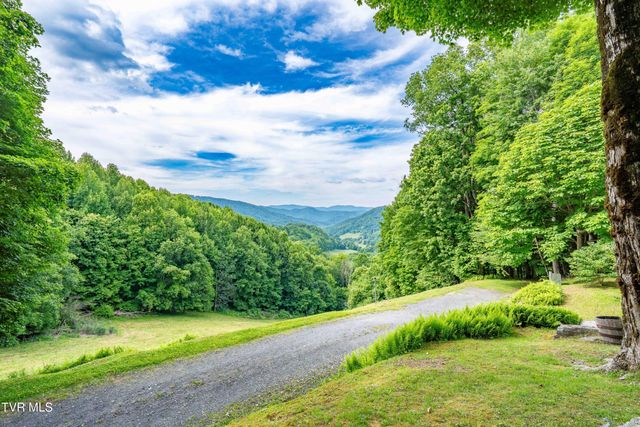 104 Crestwood Drive, Roan Mountain, TN 37687