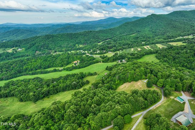 104 Crestwood Drive, Roan Mountain, TN 37687