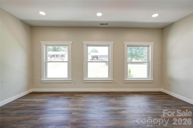 2173 Ridgewood Drive, Gastonia, NC 28054