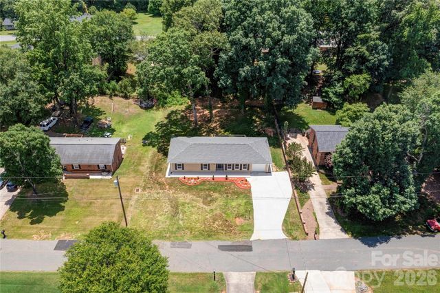 2173 Ridgewood Drive, Gastonia, NC 28054